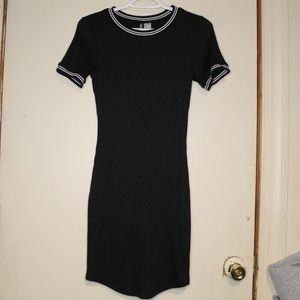 black slim fitting dress